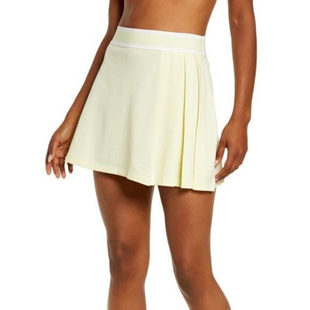 adidas Originals Tennis Luxe logo pleated skirt in hazy yellow Womens‎ Size L